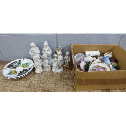 1126 - A box of mixed china **PLEASE NOTE THIS LOT IS NOT ELIGIBLE FOR IN-HOUSE POSTING AND PACKING**