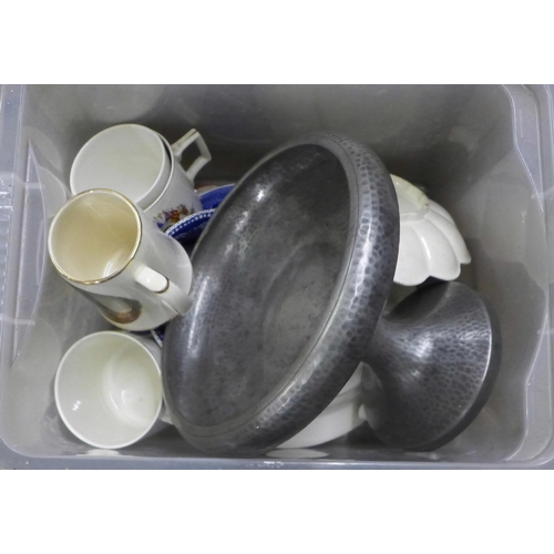 1132 - A box of glassware, ceramics, etc. **PLEASE NOTE THIS LOT IS NOT ELIGIBLE FOR IN-HOUSE POSTING AND P... 