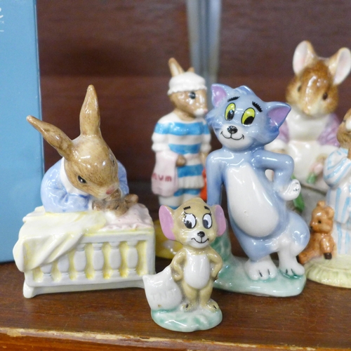 620 - Seven Royal Doulton Bunnykins figures, three Border Fine Arts Peter Rabbit figures, one boxed and a ... 