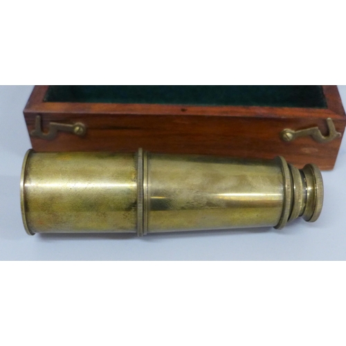 643 - A reproduction early 20th Century style Thomas J. Evans cased telescope