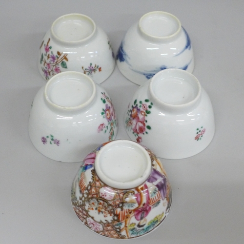 646 - A collection of seven small Chinese bowls, four a/f