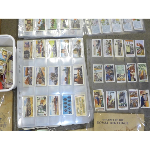 666 - A large quantity of cigarette cards including 28 John Player complete albums