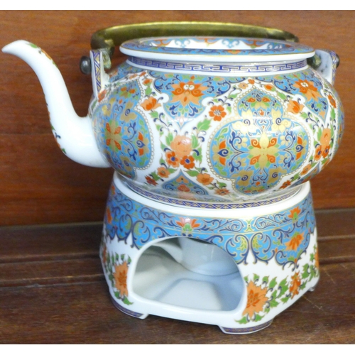 682 - A Kaiser porcelain kettle with warmer, a Lladro figure, a/f and a wall bracket