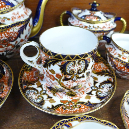 686 - A collection of Royal Crown Derby Kings pattern china (14)