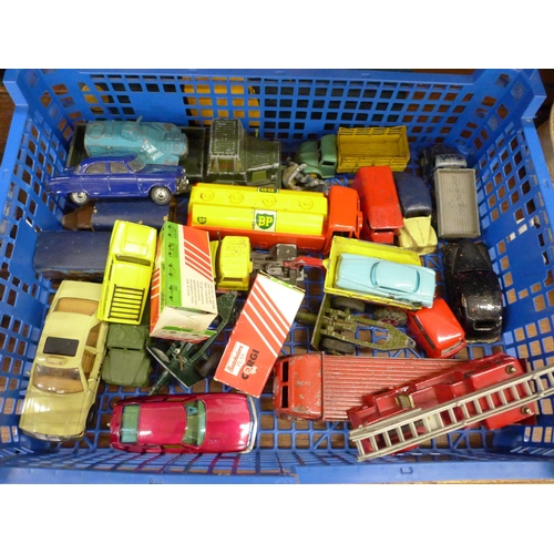 689 - Die-cast model vehicles including Matchbox, Corgi and two boxed Penguin Plastic Racers