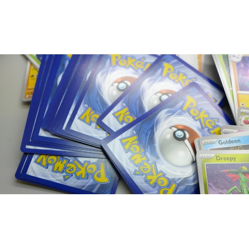 752 - Over 500 Pokemon cards including Holo