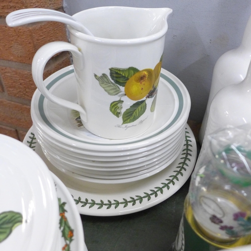 774 - Mixed pattern Portmeirion china including Pomona, The Holly & The Ivy, Birds of Britain, approximate... 