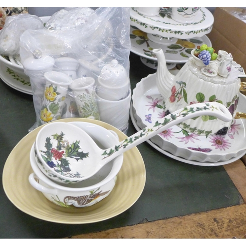 774 - Mixed pattern Portmeirion china including Pomona, The Holly & The Ivy, Birds of Britain, approximate... 