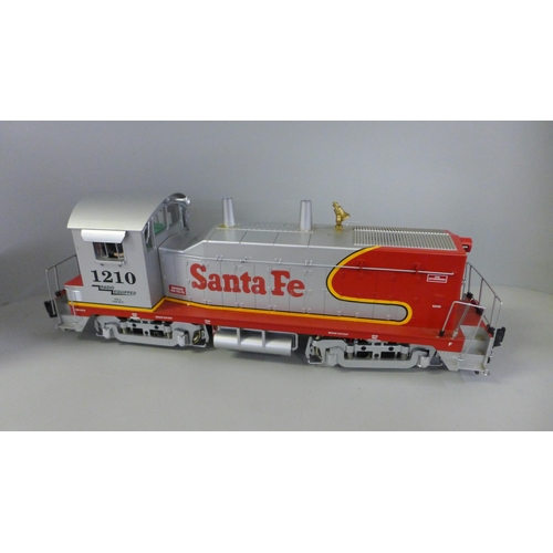 790 - A USA trains EMD NW-2 calf R22003 Santa Fe locomotive, G-Scale, boxed