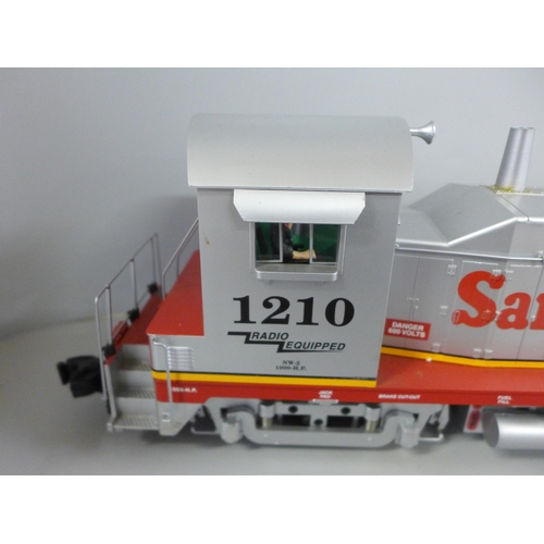 790 - A USA trains EMD NW-2 calf R22003 Santa Fe locomotive, G-Scale, boxed