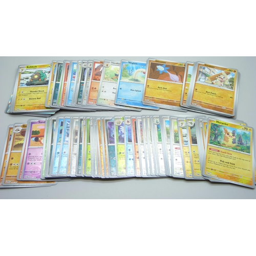 817 - 100 reverse Holo Pokemon cards