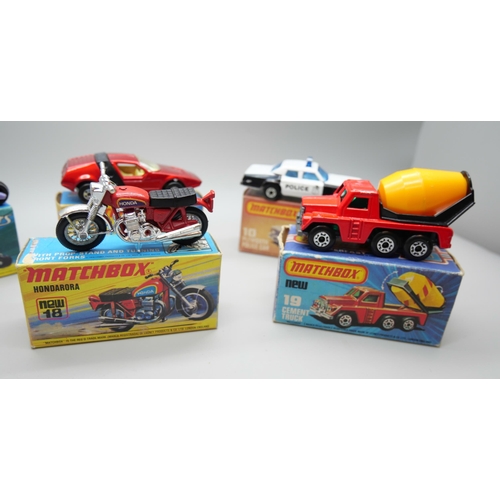 827 - Six Matchbox Superfast die-cast model vehicles, 10, 18, 19, 38, 38, 41