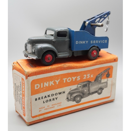 849A - A Dinky Toys 25 x Breakdown Lorry, boxed