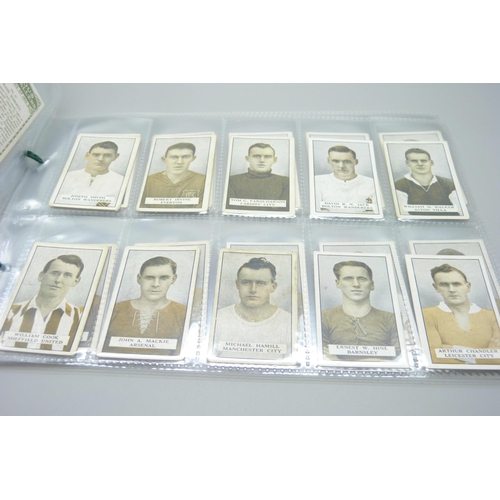 852 - Cigarette cards, Gallaher 1925 Famous Footballers, green back, 100