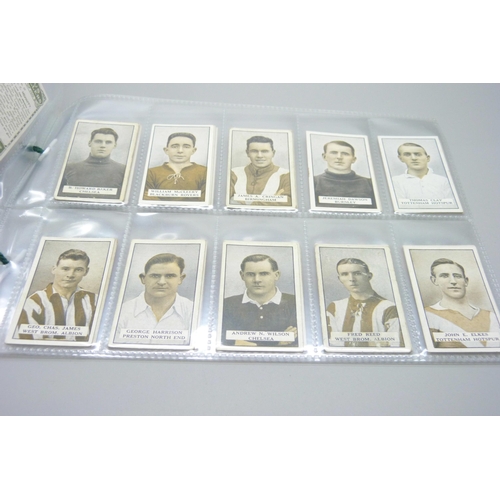 852 - Cigarette cards, Gallaher 1925 Famous Footballers, green back, 100