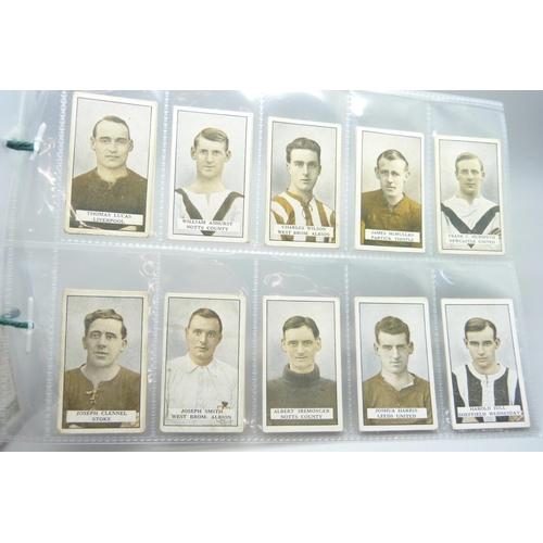 852 - Cigarette cards, Gallaher 1925 Famous Footballers, green back, 100