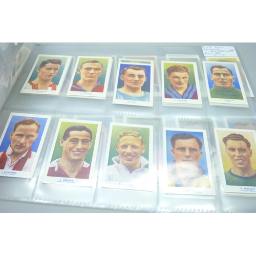 853 - Cigarette cards, R & J Hill Famous Footballers, 1939, 1-50, 51-75