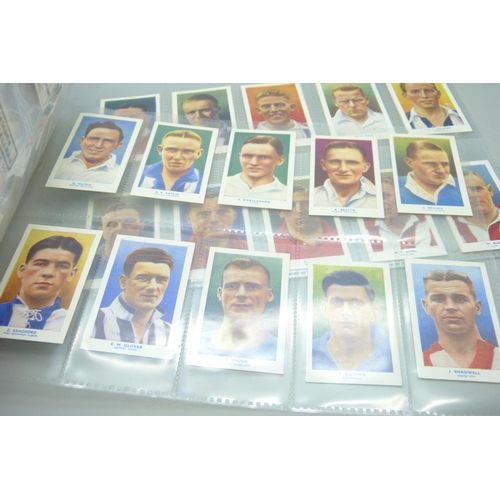 853 - Cigarette cards, R & J Hill Famous Footballers, 1939, 1-50, 51-75