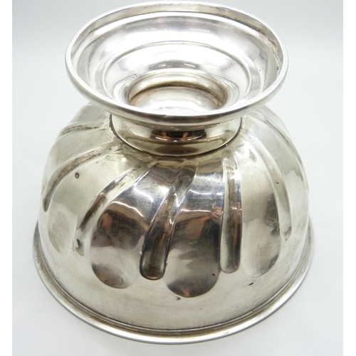 856 - A silver bowl, Sheffield 1917, 165g, diameter 14.5cm