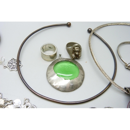 880 - A collection of silver tone jewellery