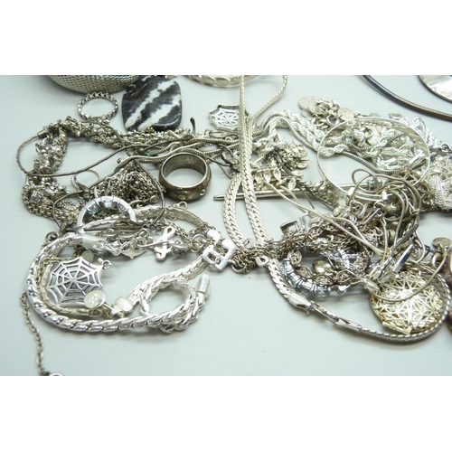 880 - A collection of silver tone jewellery