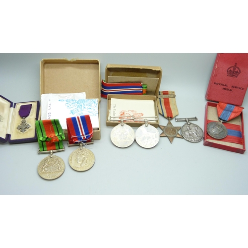 884 - A WWI British War Medal to 29521 Pte. R. Plumtree Notts & Derby Regiment, WWII medals, etc.