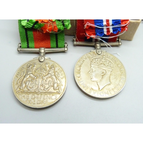 884 - A WWI British War Medal to 29521 Pte. R. Plumtree Notts & Derby Regiment, WWII medals, etc.