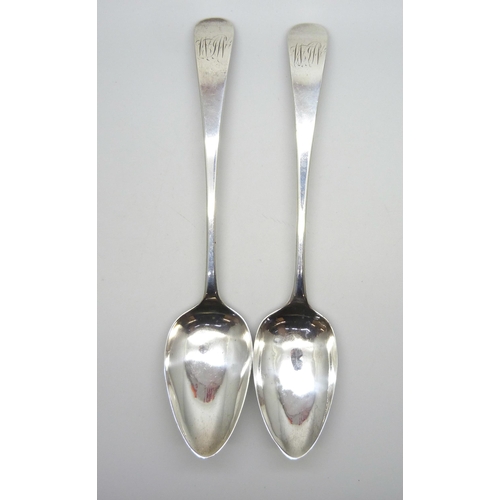 891 - A pair of George III silver serving spoons, Newcastle 1802, maker Thomas Watson, 117g