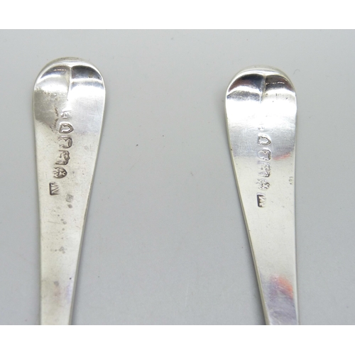 891 - A pair of George III silver serving spoons, Newcastle 1802, maker Thomas Watson, 117g