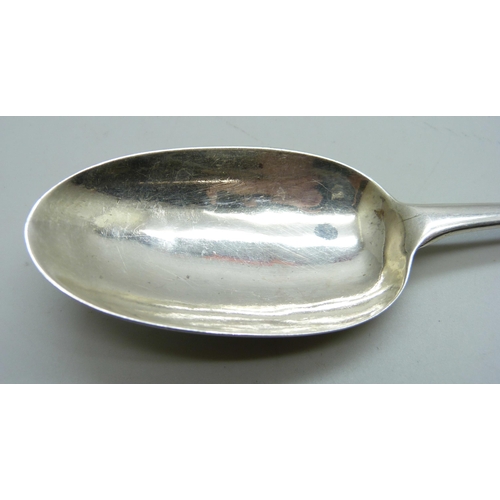 892 - An early 18th Century silver rattail spoon, maker Richard Scarlett, 40g