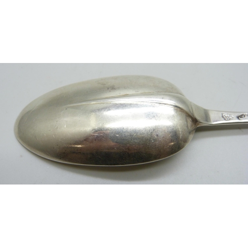 892 - An early 18th Century silver rattail spoon, maker Richard Scarlett, 40g