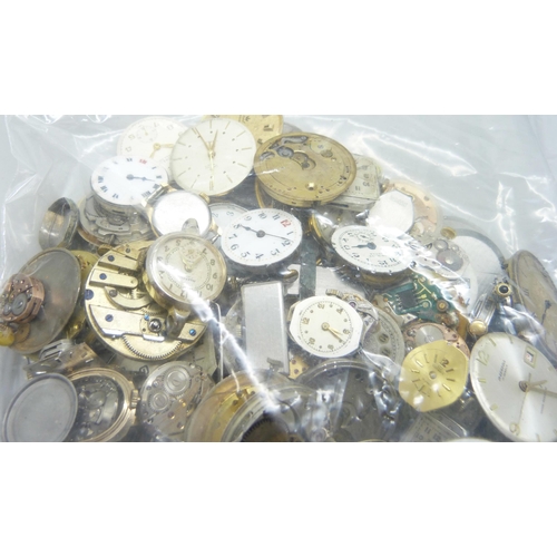 906 - A collection of watch movements