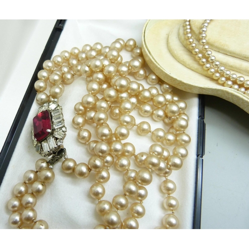 918 - Faux pearl necklaces, boxed