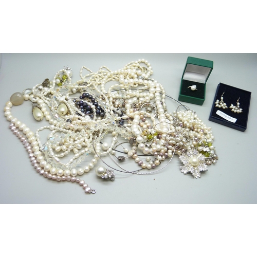 925 - A collection of silver mounted pearl jewellery