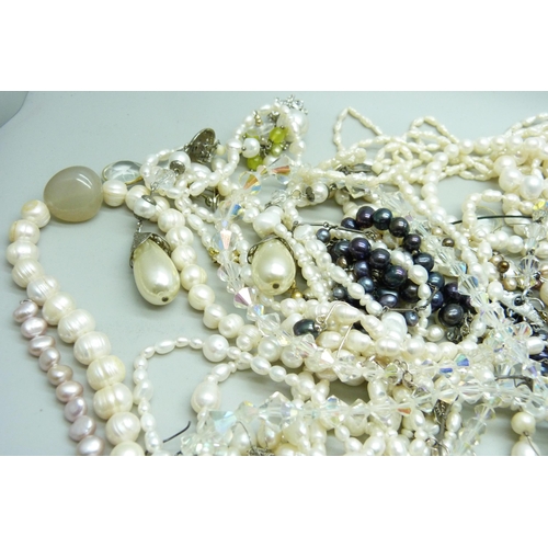 925 - A collection of silver mounted pearl jewellery