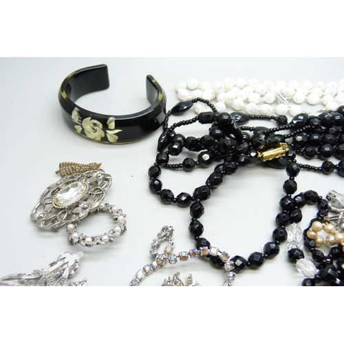 927 - A collection of paste set, marcasite and faceted bead jewellery