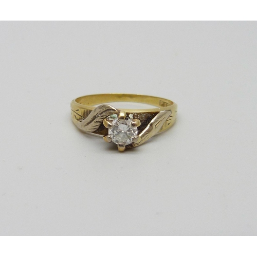 957 - An 18ct gold diamond solitaire ring, 3.2g, M