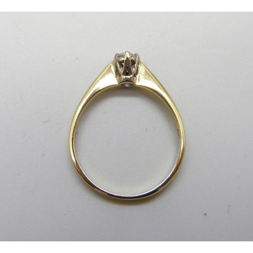 977 - An 18ct gold diamond solitaire ring, 3.4g, R