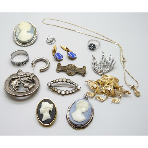 985 - Vintage jewellery including a moonstone brooch, lacking two, (thistle brooch lacking pin)