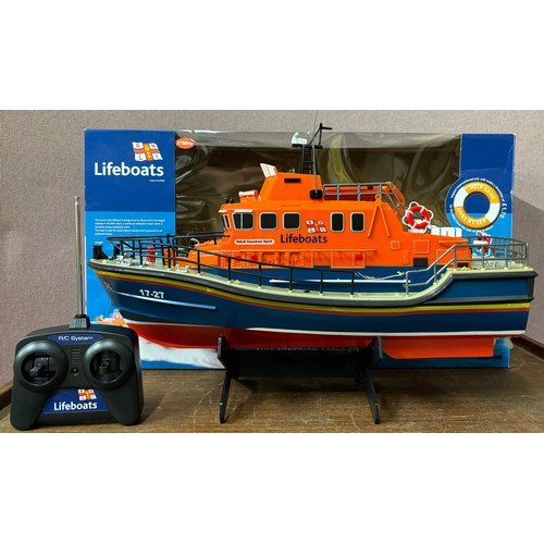 103 - A remote control model Serven Class Lifeboat, 47cms l, boxed