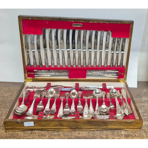 376 - A cased Webber & Hill canteen of plated cutlery