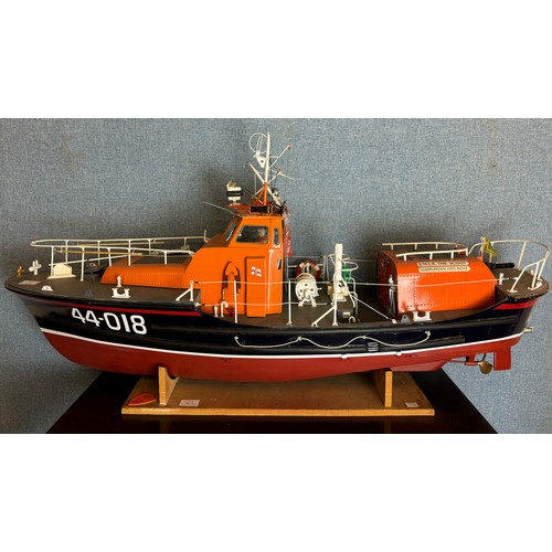 82 - A Twin Screw RNLB lifeboat, named The Scout, designed for radio control 116cms l