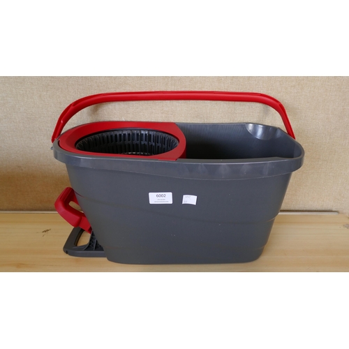 6002 - Vileda Turbo Smart mop bucket - No Mop        - This Lot Requires A Uk Adaptor(331-129)   * This Lot... 