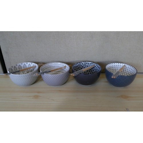 6003 - Noodle Bowls - One chipped         (331-123)   * This Lot Is Subject To Vat