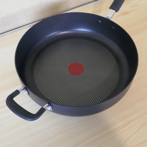 6008 - Tefal Deep Saute Pan 4.7L(331-115)   * This Lot Is Subject To Vat