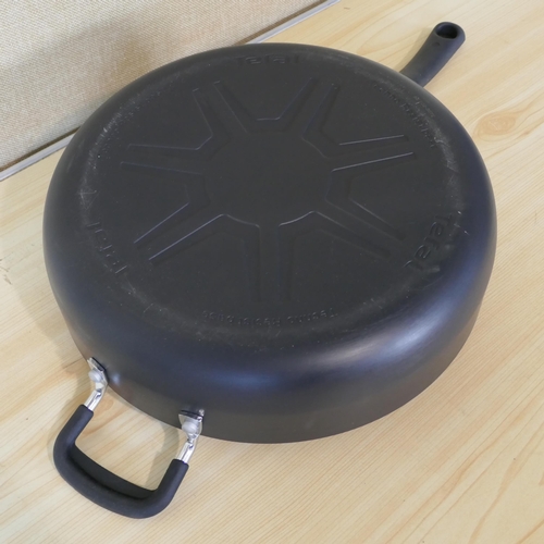 6008 - Tefal Deep Saute Pan 4.7L(331-115)   * This Lot Is Subject To Vat