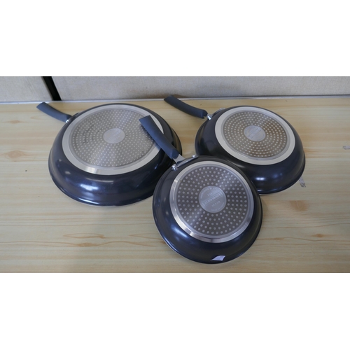 6009 - Tramontina Frying Pan 3Pk    (331-132)   * This Lot Is Subject To Vat