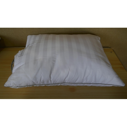 6012 - Hotel Grand Down Roll Pillows (331-141)   * This Lot Is Subject To Vat