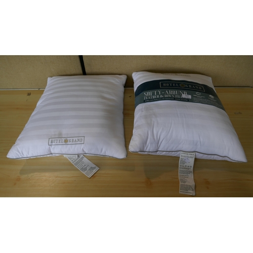 6024 - Hotel Grand Down Roll Pillows (331-37)   * This Lot Is Subject To Vat