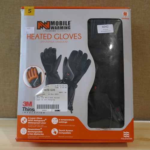 6042 - Pair Of Warming Heated Gloves     (331-73)   * This Lot Is Subject To Vat